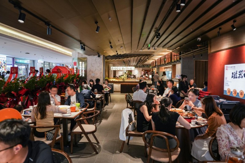 以守正创新打造川渝美食名片!徐鼎盛获颁“中华老字号”金字招牌!